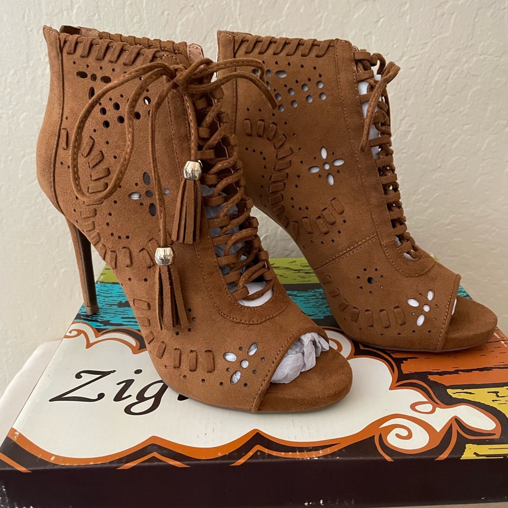 NWOT Zigi Soho Artemis Tan Heels